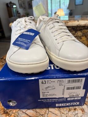 NWT- Birkenstock shoes, size M10